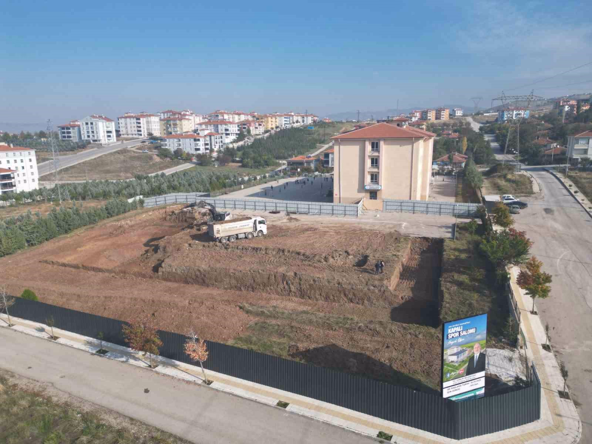 Çorum'da İki Okula Kapalı Spor Salonu