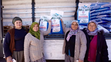 Denizli'de Üreticilere 170 Ton Tohum Desteği