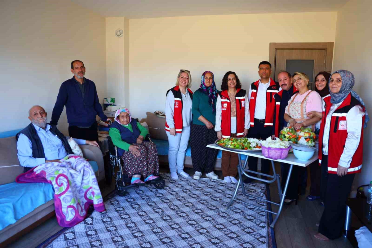 Elazığ'da Yaşlı Çifte Kışlık Hazırlık Desteği