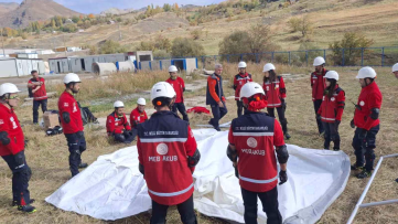 Hakkâri'de MEB AKUB Ekibine Eğitim