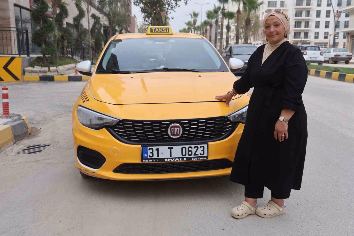 Hatay'da Ağabeyinin Emanetiyle Taksicilik Yapıyor