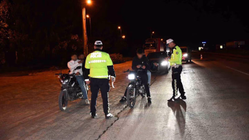 Hatay’da Gece Sürücülere Alkol Denetimi