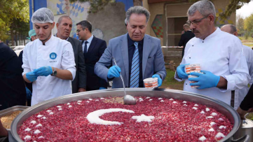 İnönü Üniversitesi’nde Aşure İkramı Gerçekleştirildi