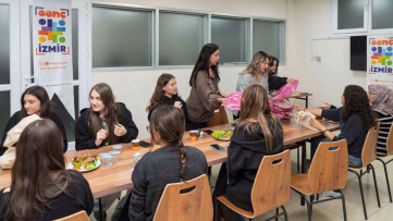 İzmir Büyükşehir Belediyesi’nden Kız Öğrencilere Yuva