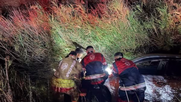 Kırıkhan’da tarlaya uçan otomobilin sürücüsü yaralandı