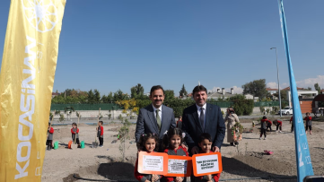 Kocasinan’da minik öğrenciler fidan dikti