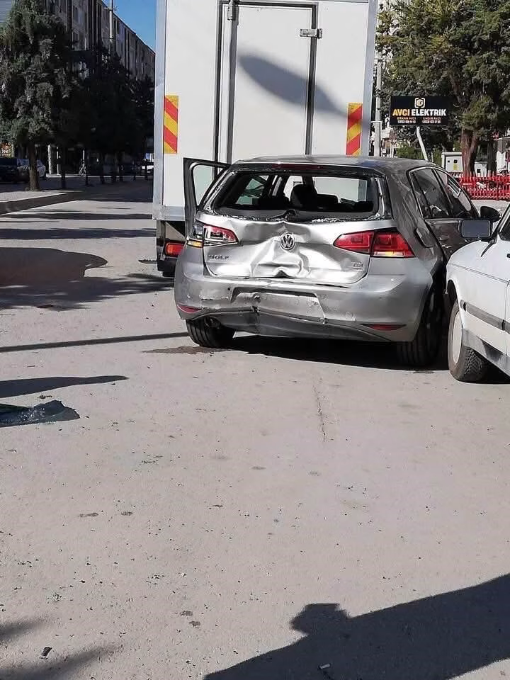 Konya'da Zincirleme Trafik Kazası: 3 Yaralı