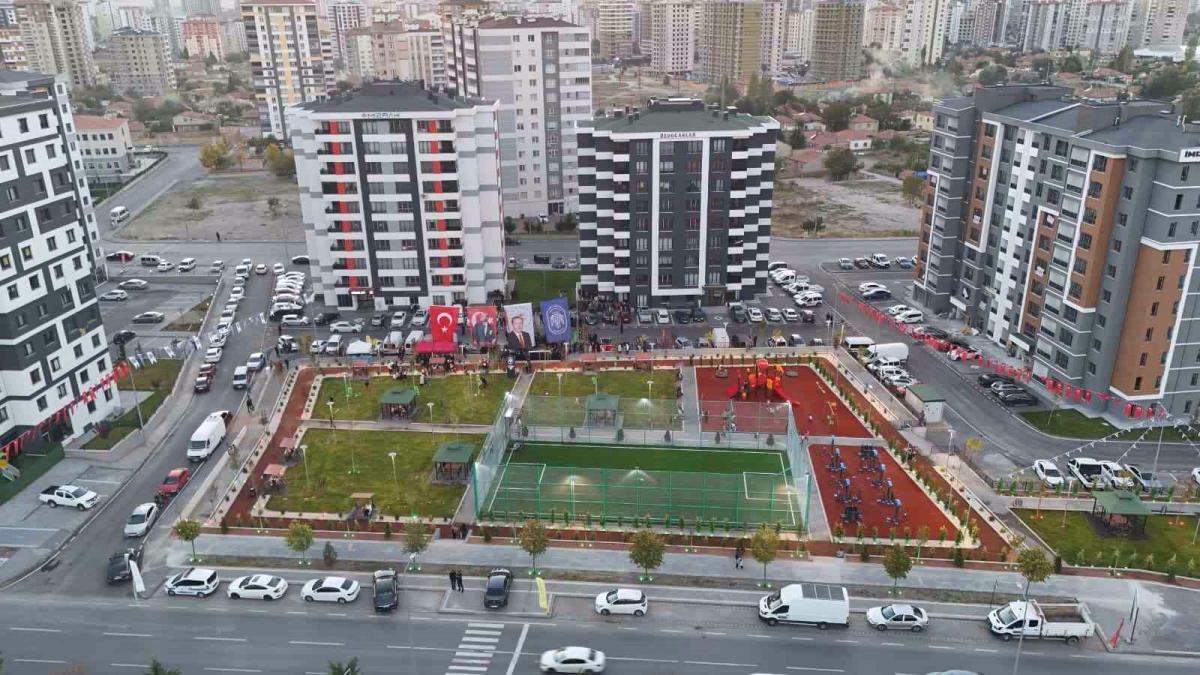 Melikgazi'de Fırat Yılmaz Çakıroğlu Parkı açıldı