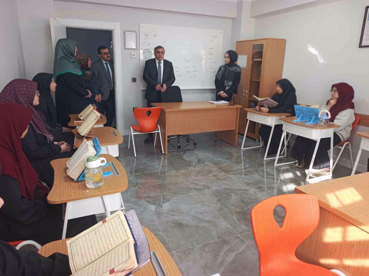 Müftü Yazıcı’dan Kız Kur’an Kursuna Ziyaret