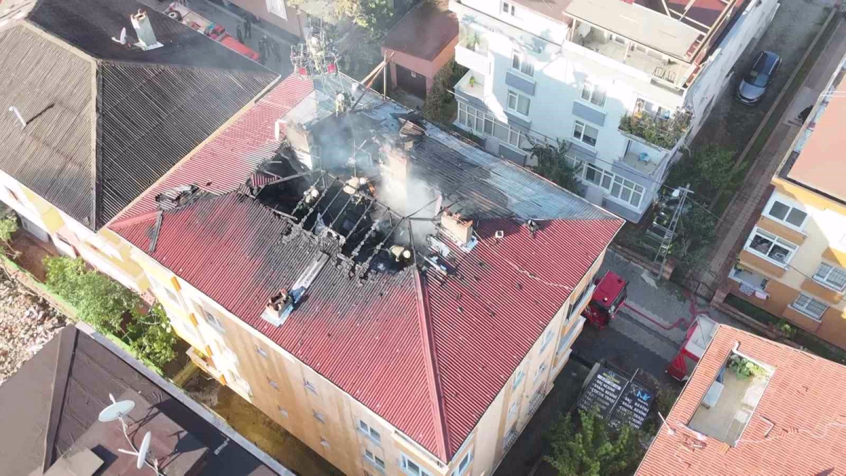 Tuzla'daki Fabrika Yangını Havadan Görüntülendi
