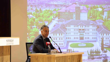 Vali Çağatay İletişim Fakültesi Öğrencileriyle Buluştu