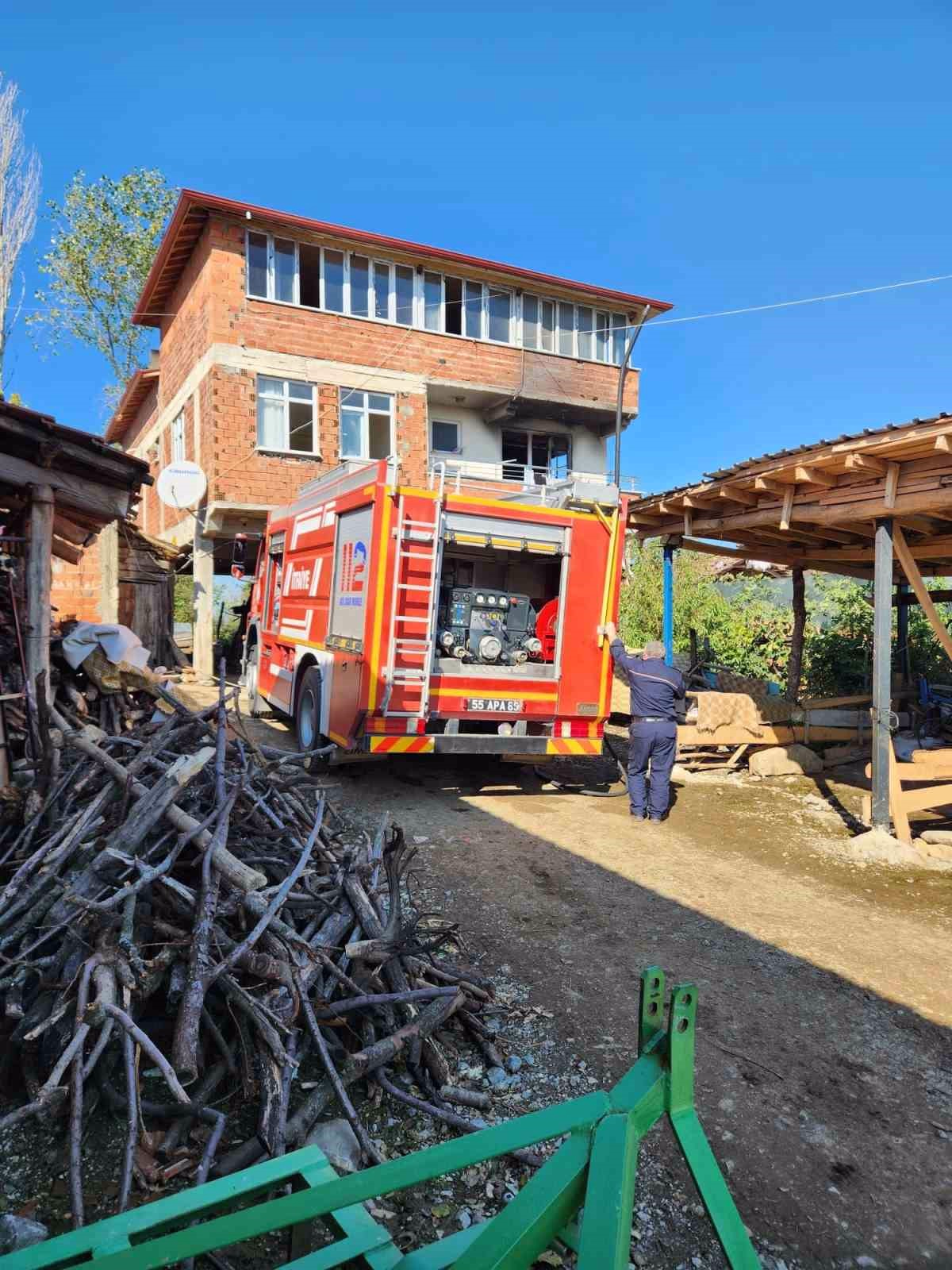 Vezirköprü'de Ev Mutfak Yangını Korkuttu