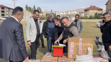 Yüksekova'da arıcılara elektrikli çit desteği