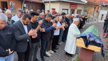 Zonguldak’ta çöken binada ölen kadın defnedildi