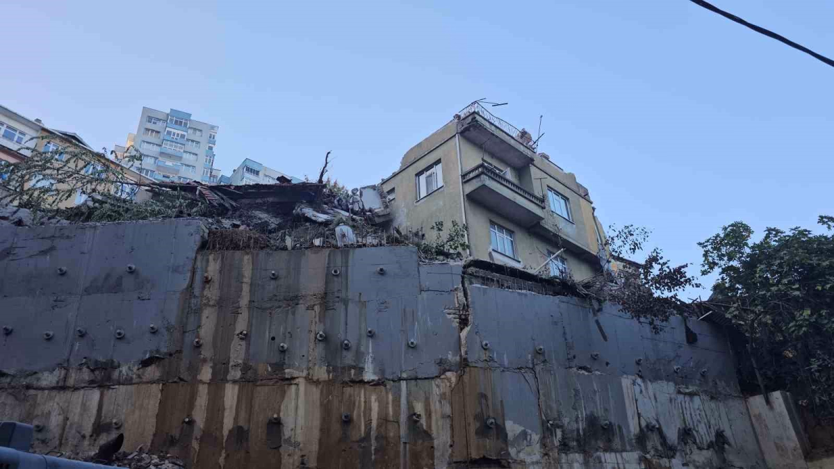Zonguldak'taki Bina Çökmesi Soruşturmasında 3 Gözaltı