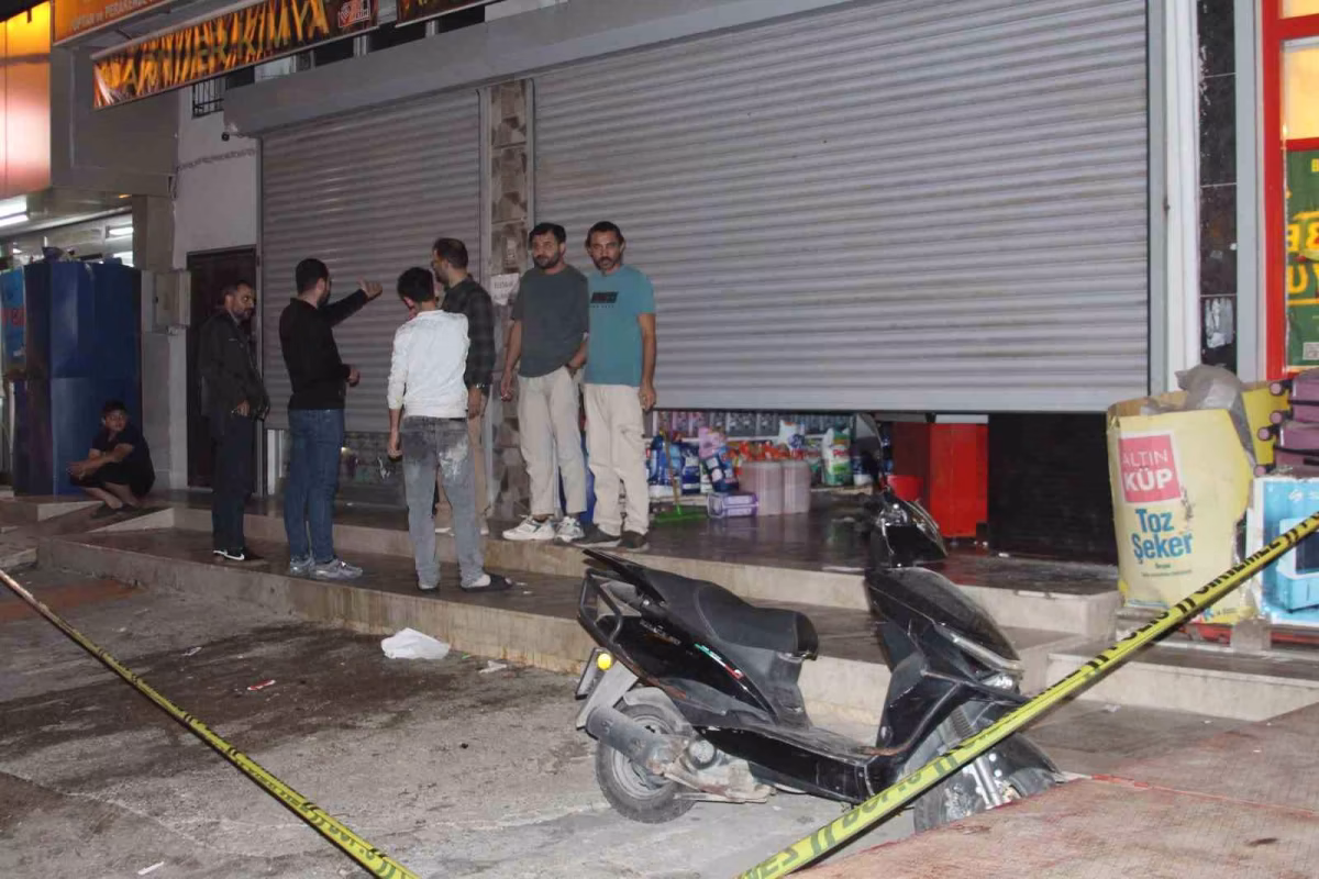 Adana'da Silahlı Saldırıya Uğrayan Genç Yaralandı