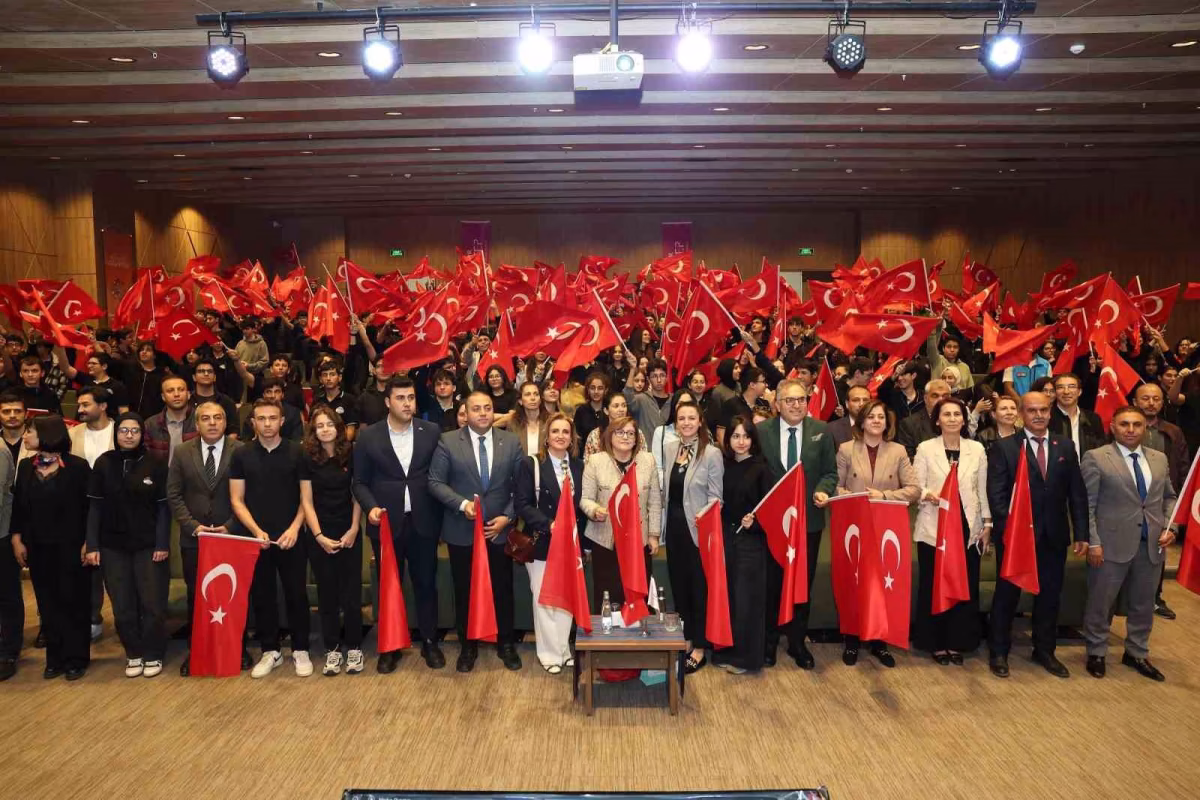 Başkan Şahin gençlerle bir araya geldi