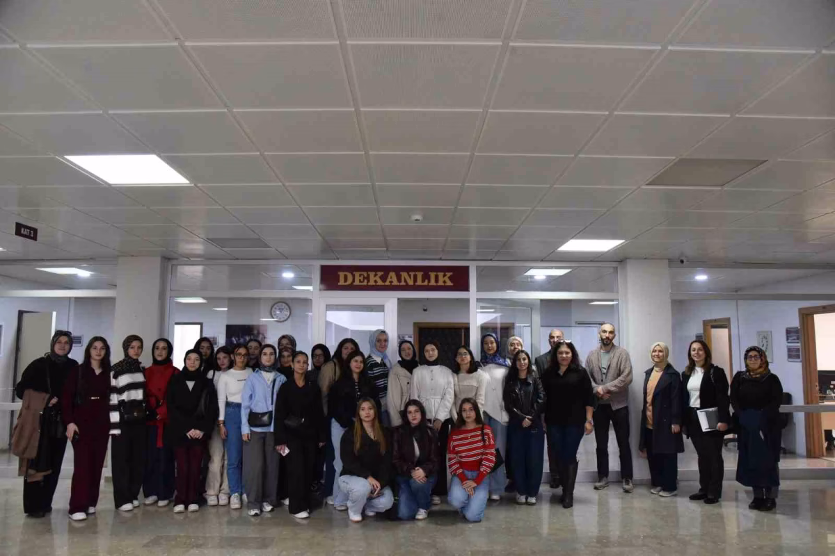 Düzce Üniversitesi'nde lise öğrencilerine özel eğitim tanıtıldı