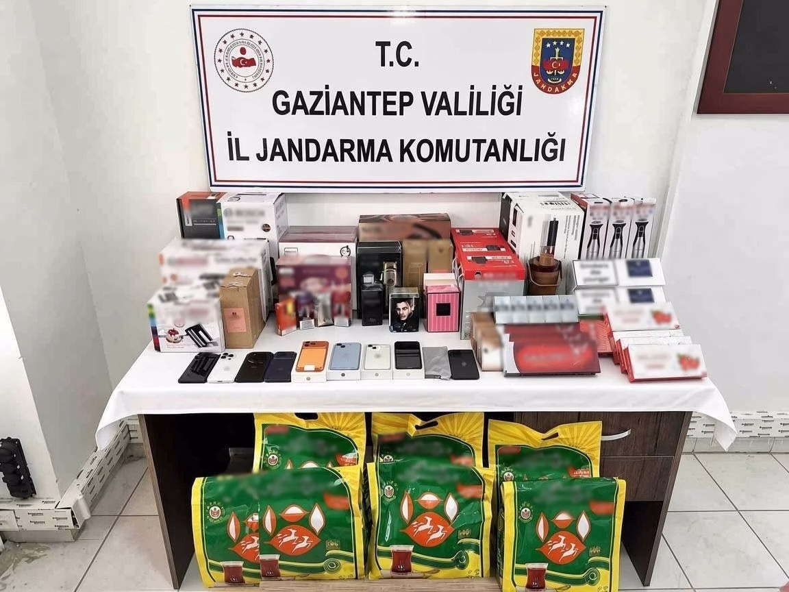 Gaziantep'te 1 Milyonluk Kaçak Ürün Ele Geçirildi