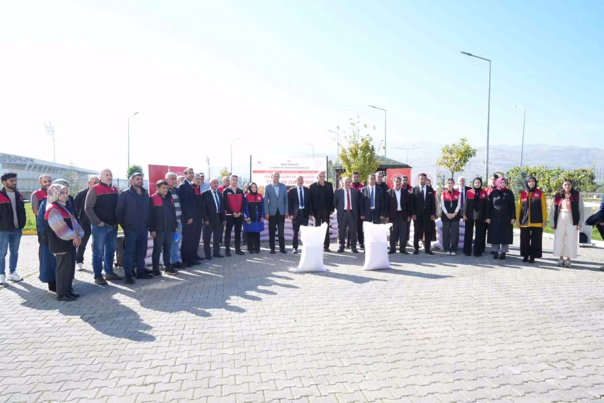 Muş'ta Üreticilere 150 Ton Tohum Dağıtıldı