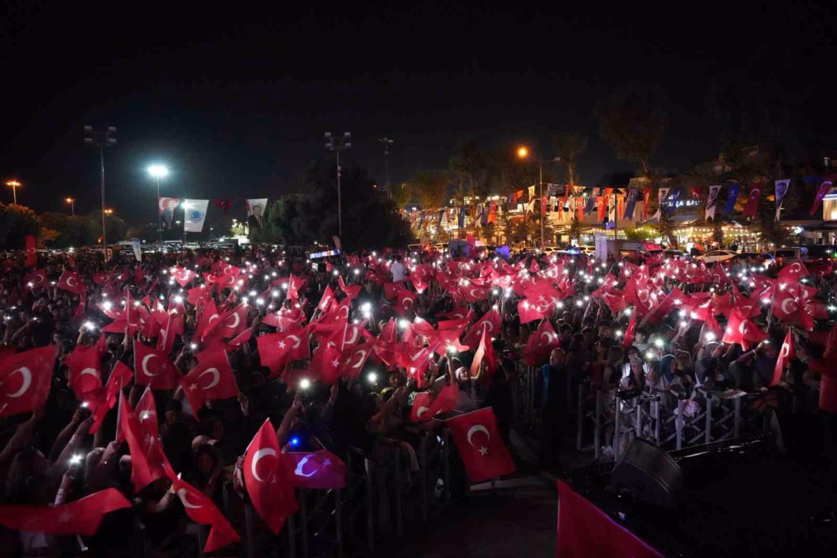 Tuzla'da Cumhuriyet Bayramı Coşkusu Edis Konseriyle Kutlanacak