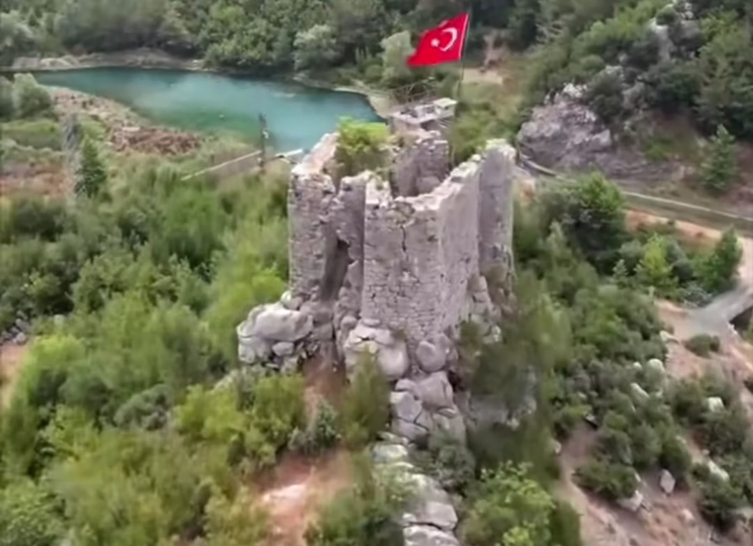 16 asırlık Haştırın Kalesi zamana meydan okuyor