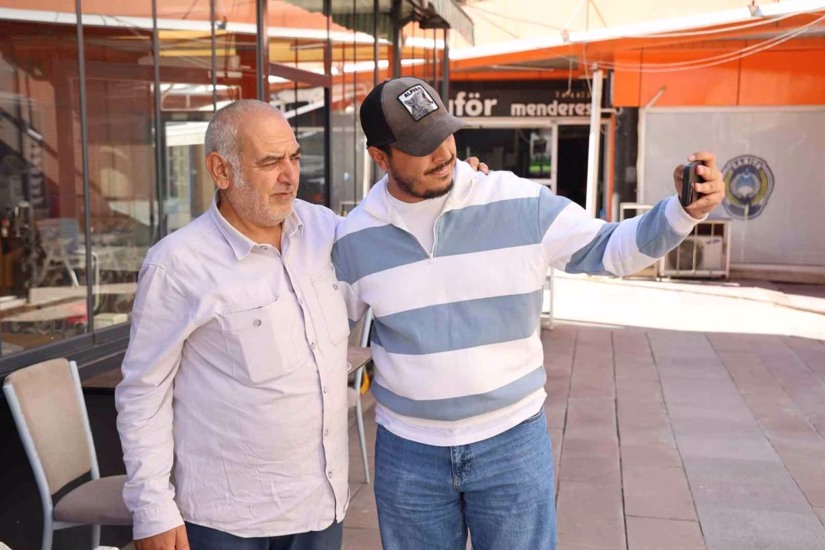 Abidin'e Benzerliğiyle İlgi Odağı Oldu