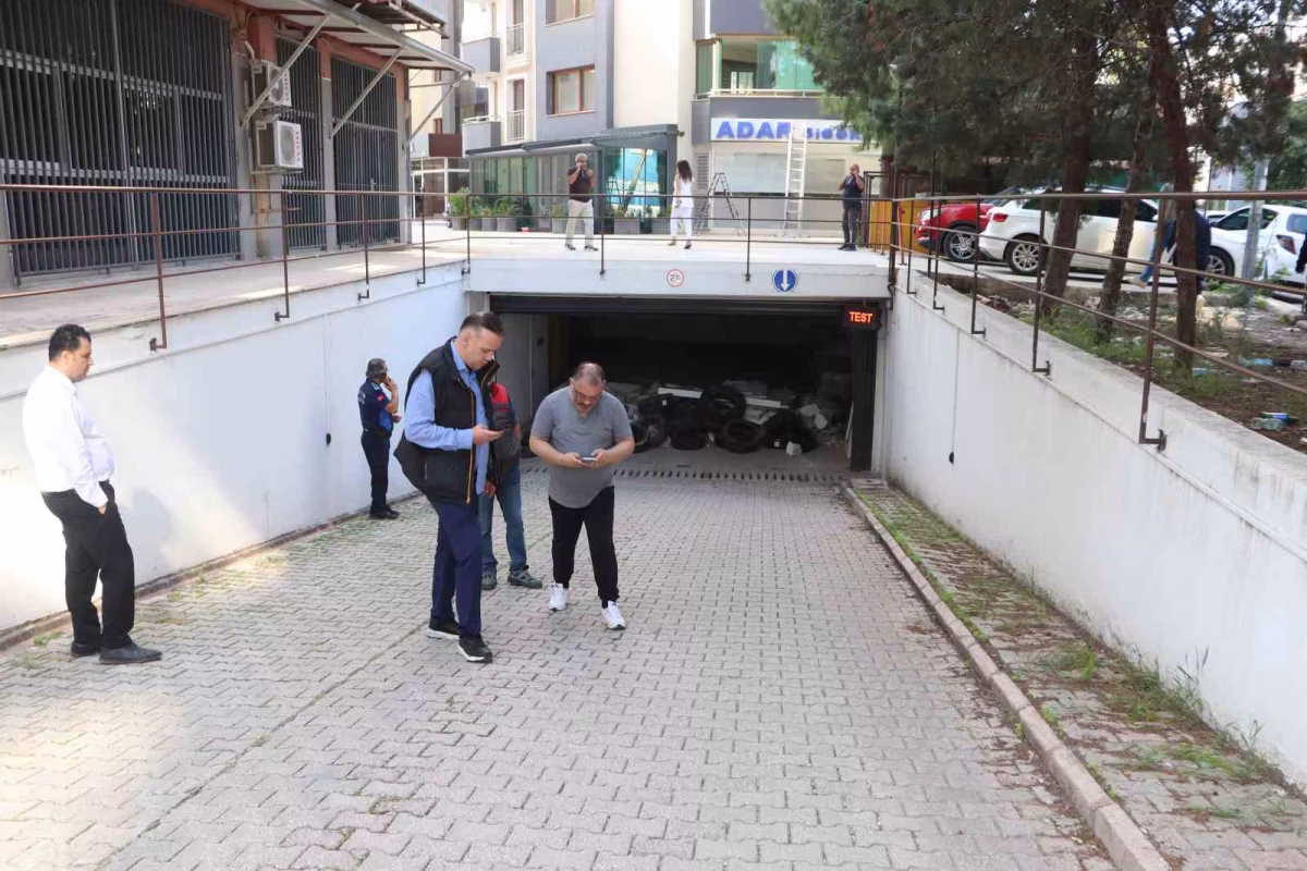 Adana'da Otopark Kavgası Araçları Mahsur Bıraktı