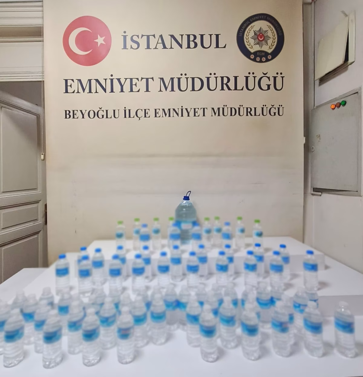 Beyoğlu'nda Kaçak Etil Alkol Operasyonu