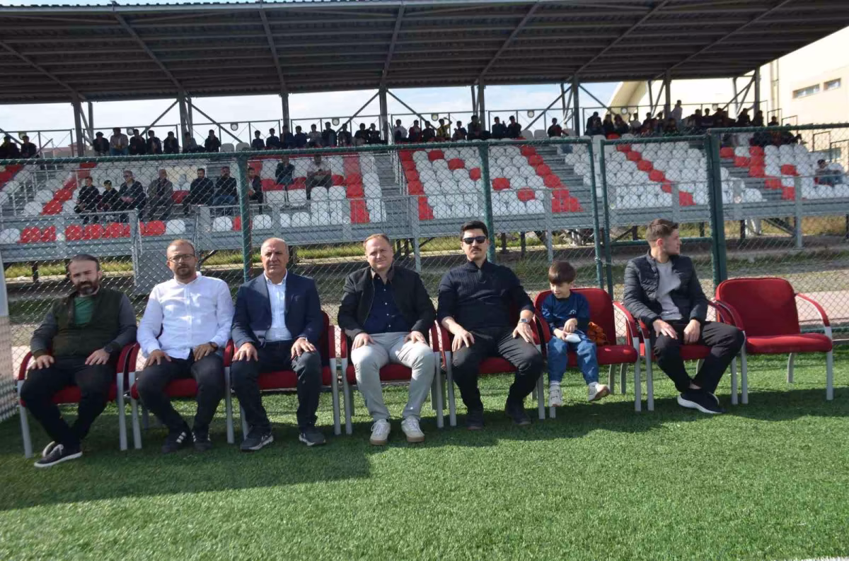Bulanık Gençlerbirliği U14'te Şampiyon Oldu