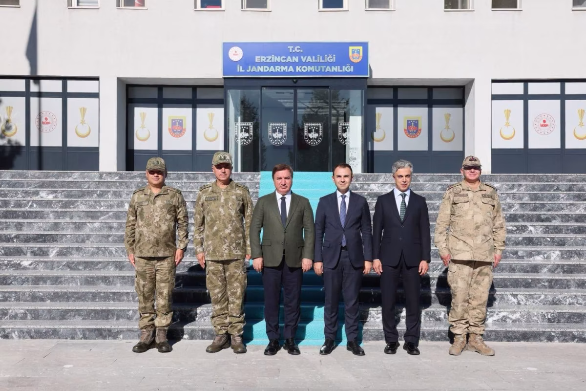Erzincan protokolünden İl Jandarma Komutanlığına ziyaret