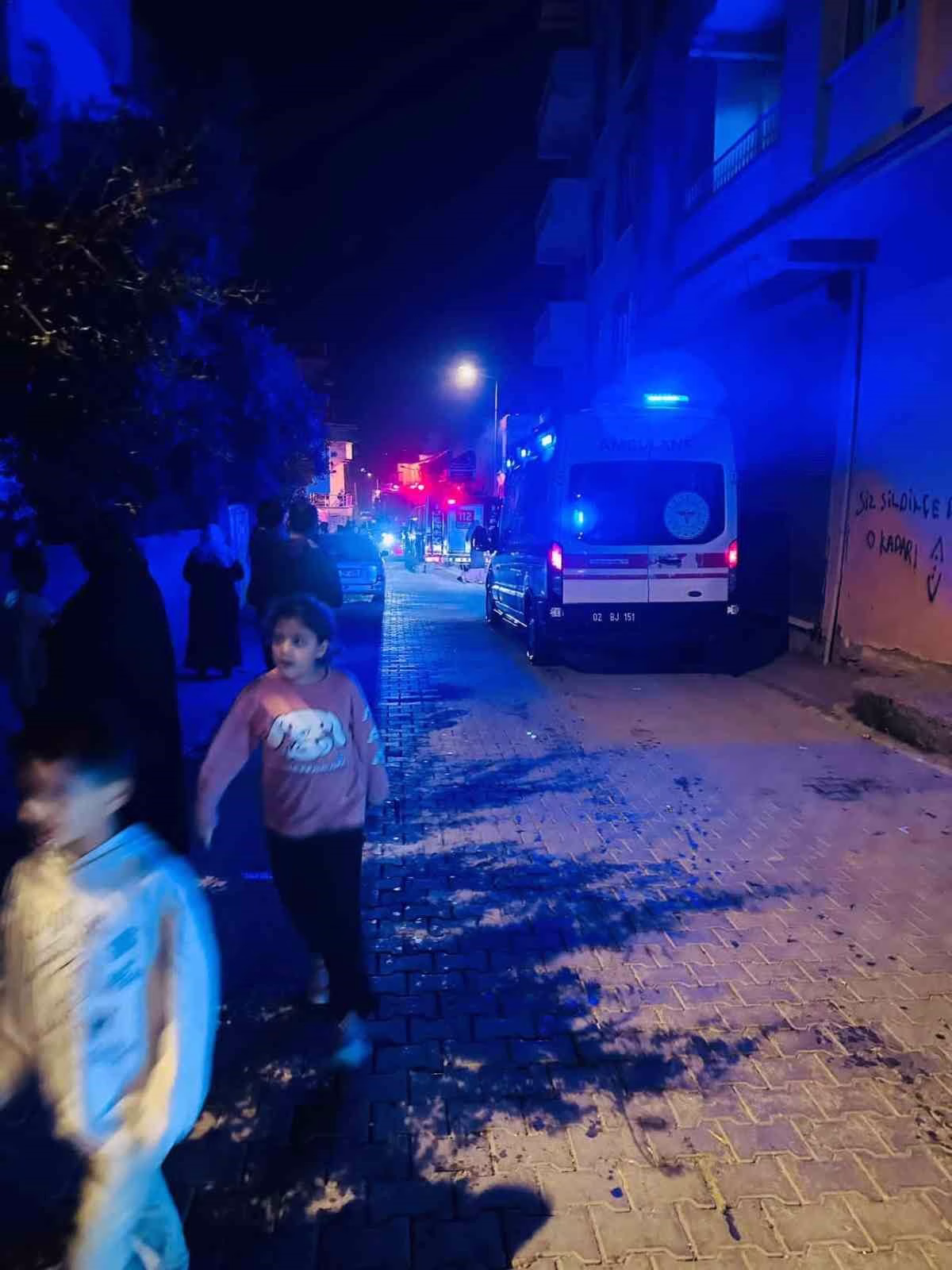 Kahta'da Ev Yangını Paniğe Neden Oldu