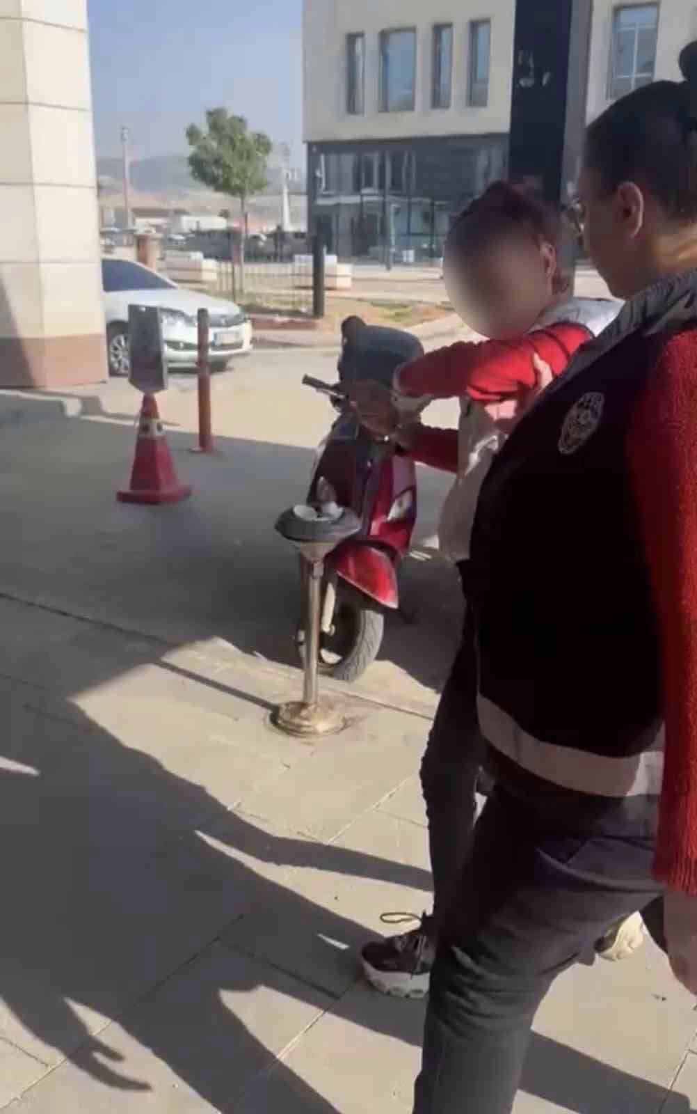 Adıyaman'da kediye taş atan kadın yakalandı