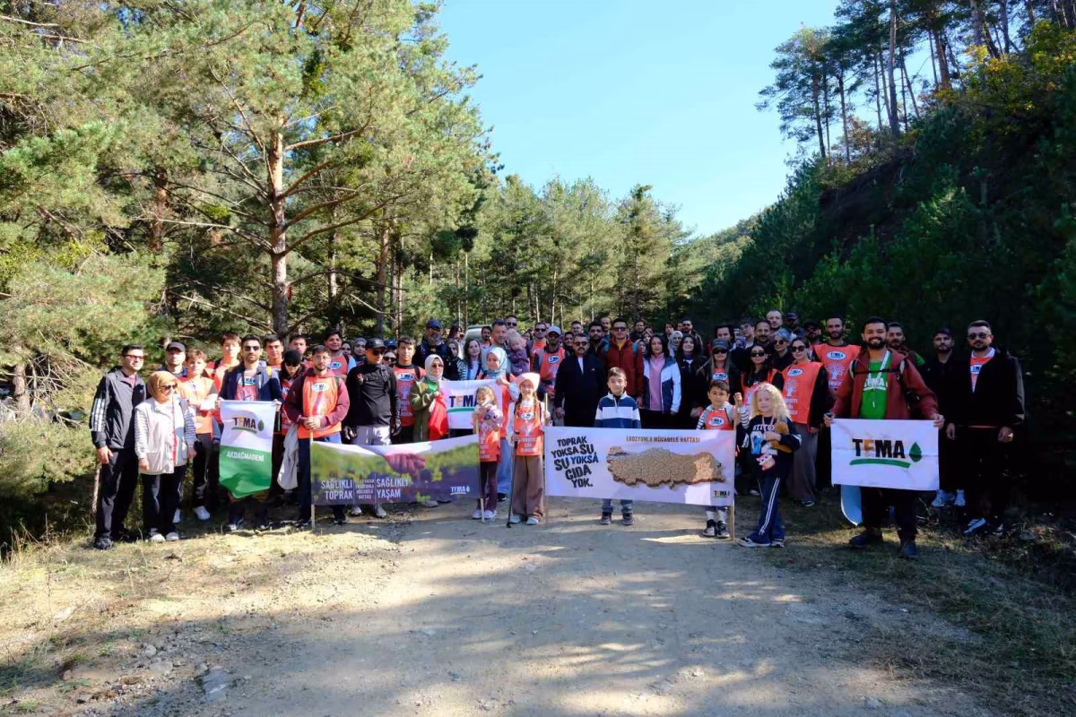 Akdağmadeni'nde sonbahar doğa yürüyüşü gerçekleştirildi