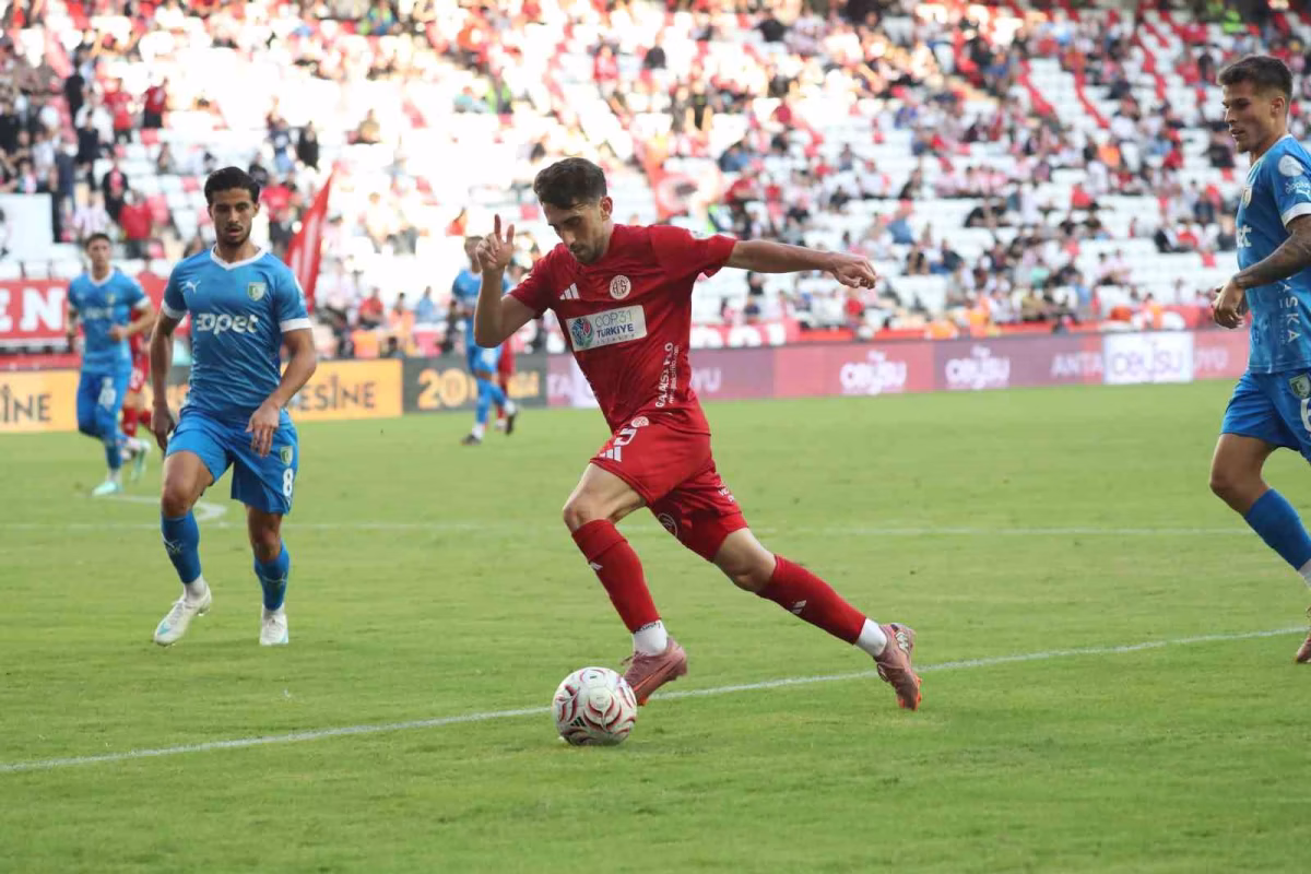 Antalyaspor Sahasında Bodrum FK'ya Mağlup Oldu