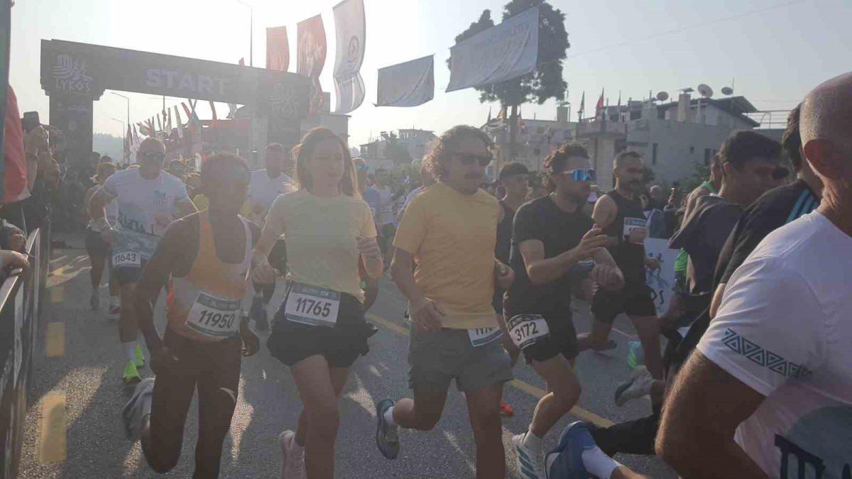 Denizli'de Lykos Yarı Maratonu Koşuldu