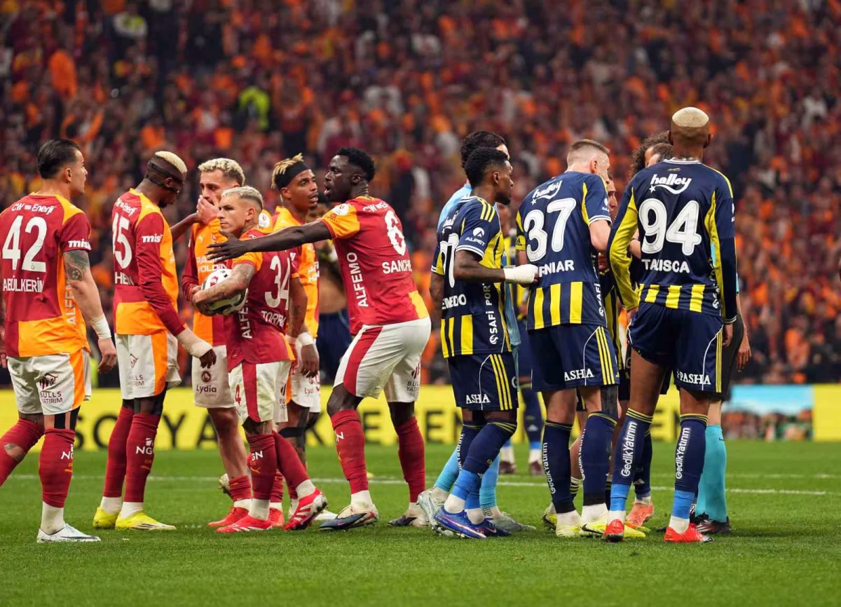Fenerbahçe derbiyi kazanarak seriyi sürdürmek istiyor