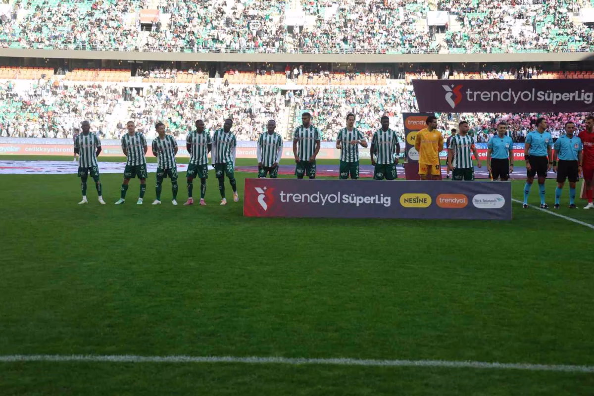 Konyaspor Gençlerbirliği Karşısında İlk Yarıyı Önde Kapattı