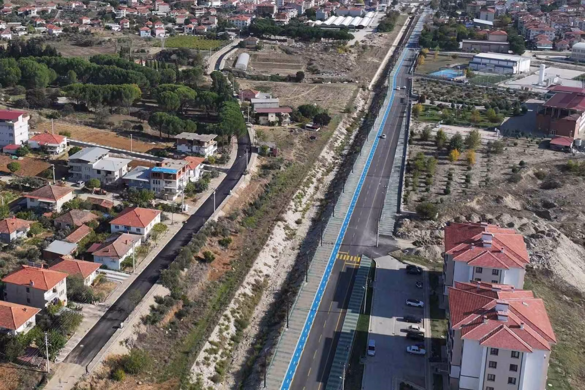Manisa'da Köprübaşı Asfalt Çalışmaları İncelendi