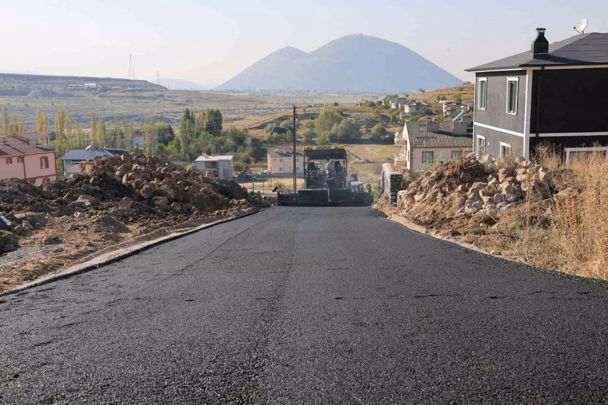 Talas'ın Kırsal Mahallelerinde Asfalt Çalışmaları
