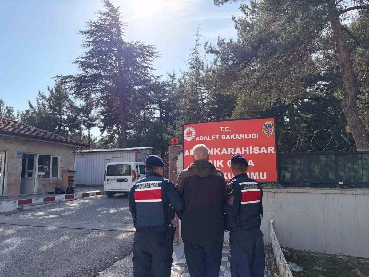 Afyonkarahisar'da Aranan 66 Kişi Yakalandı