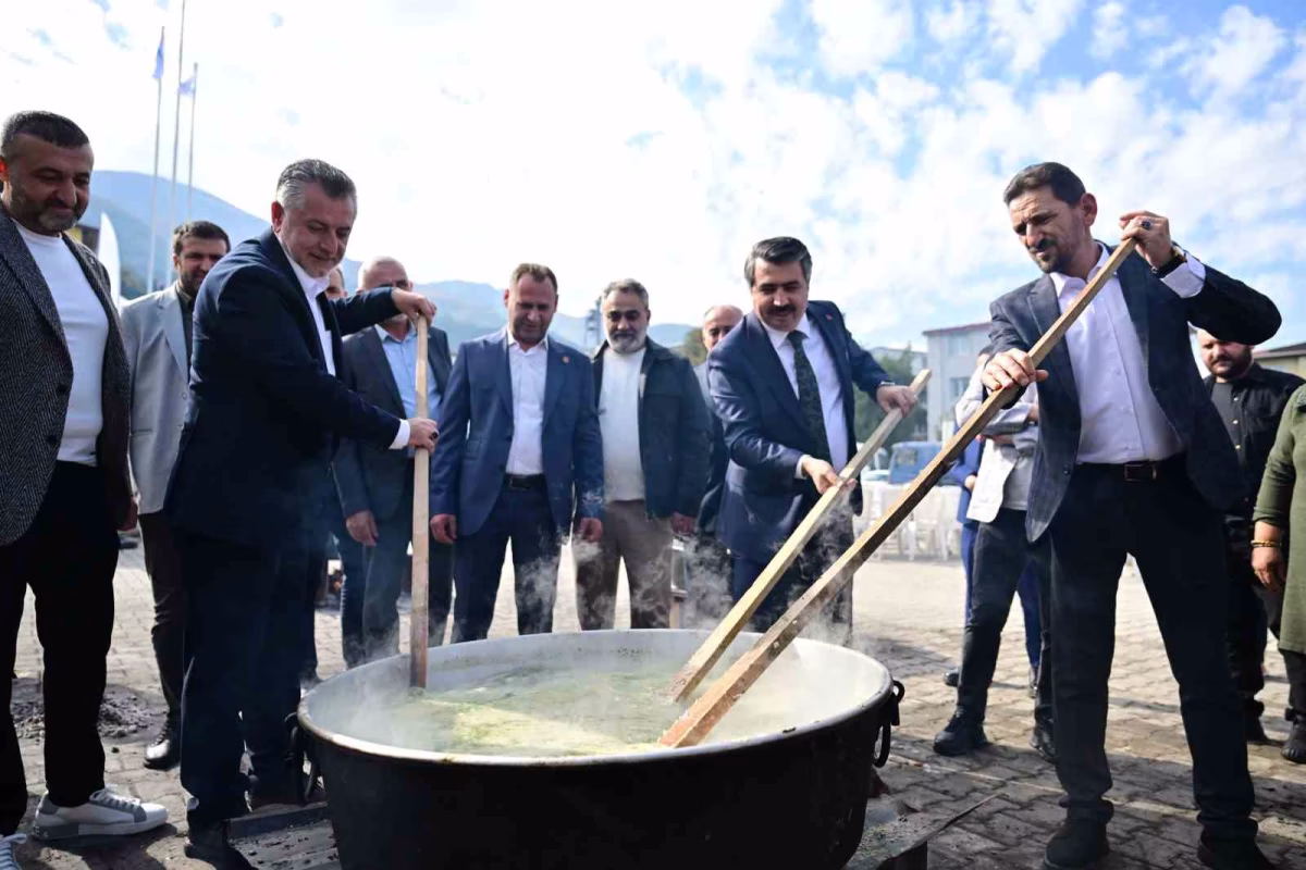 Bursa'da Asırlık Nebi Dede Çorbası Geleneği