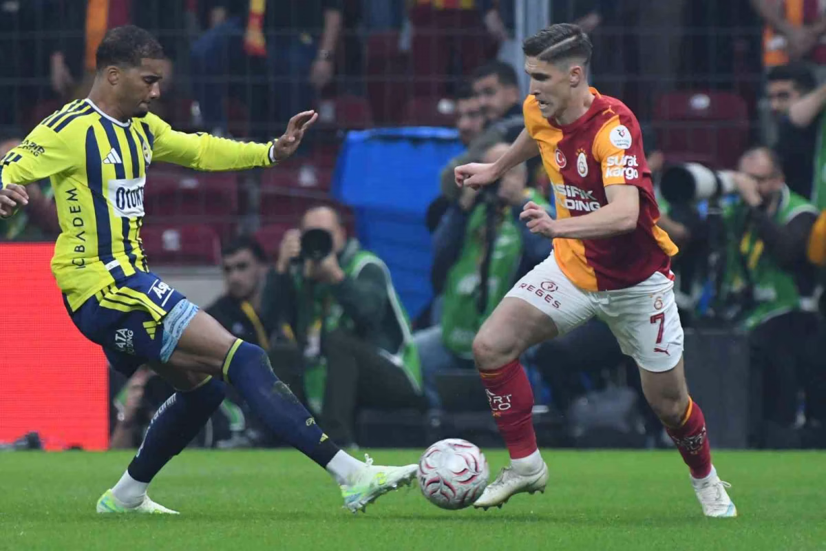 Derbide Galatasaray İlk Yarıyı Önde Kapattı