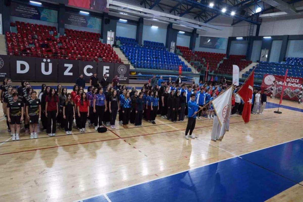 Düzce'de Okul Sporları Sezonu Açıldı