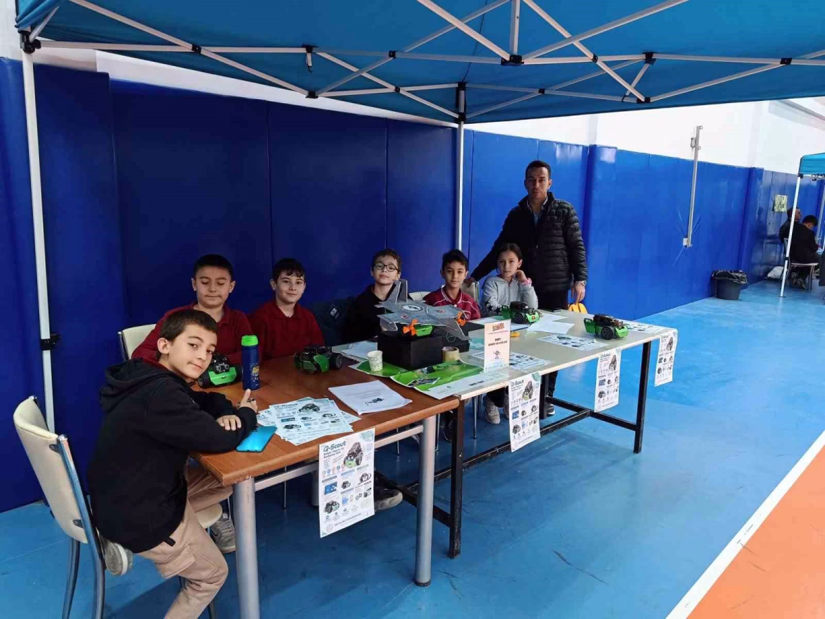 Emet'te Minik Eller Robotik Kodlama Öğrendi