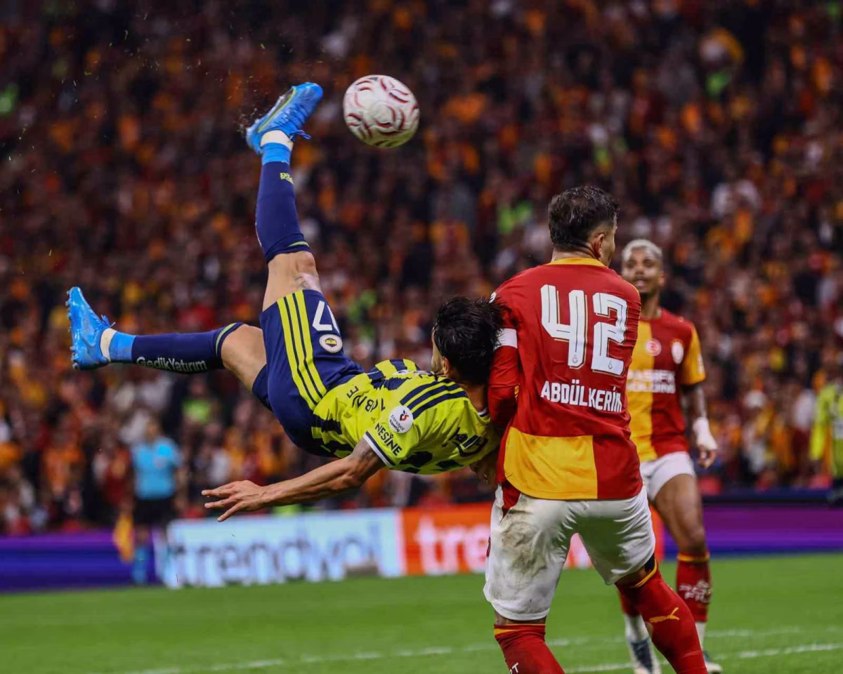 İrfan Can Kahveci Galatasaray'a İlk Golünü Attı