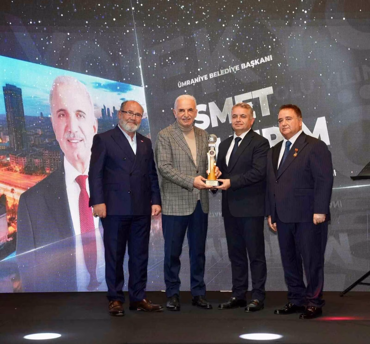 İsmet Yıldırım’a Yılın Belediye Başkanı Ödülü