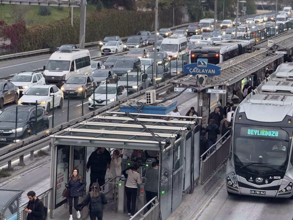 İstanbul'da dev derbi öncesi trafik yoğunluğu