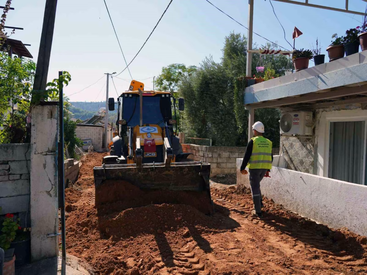 Milas Küçükdibekdere'de Kapsamlı Altyapı Çalışması