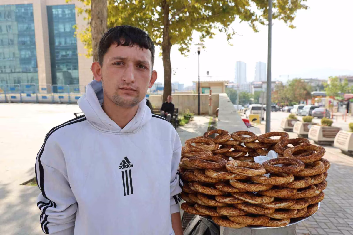 Simit tezgahını allaha emanet edip KPSS'ye girdi